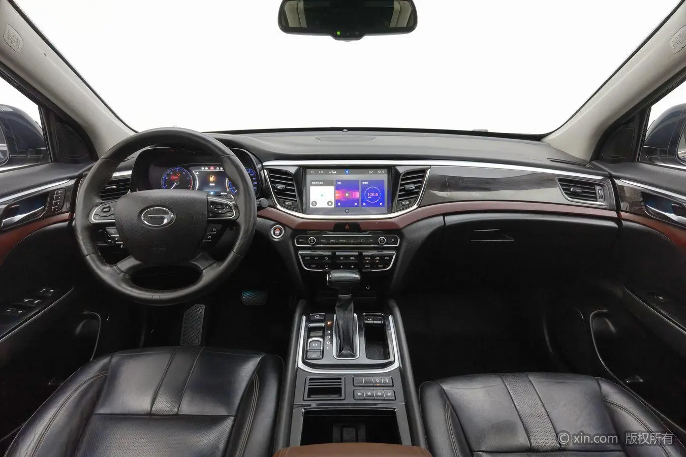 GAC Trumpchi GS8 390T two-wheel drive luxury Zhilian Edition 7 seats