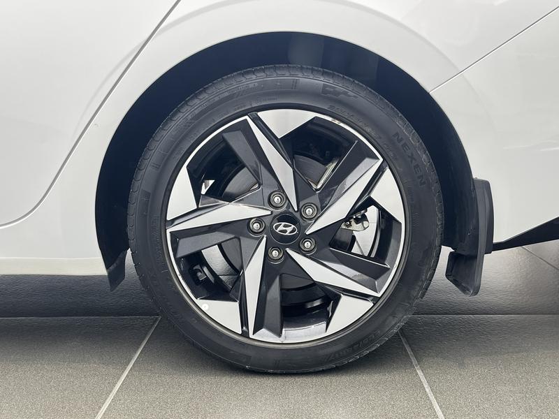 Hyundai Elantra 2022