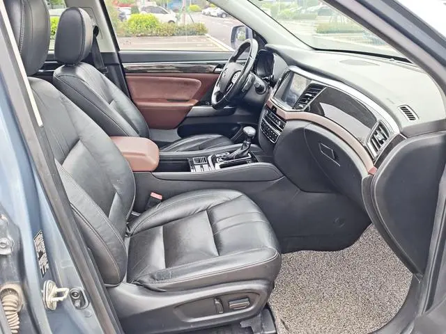 GAC Trumpchi GS8 320T two-wheel drive luxury Zhilian Edition 7 seats