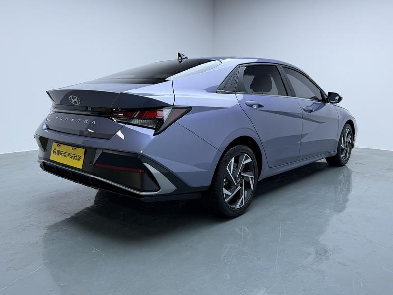 Hyundai Elantra 2023