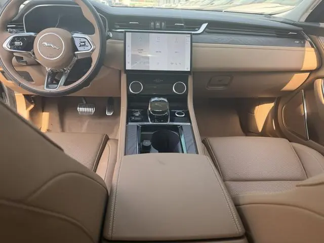 Jaguar Jaguar XFL 2.0T P250 two-wheel drive Exclusive Deluxe Edition