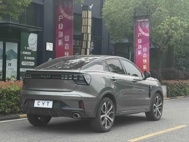 LYNK & CO Lynk 05 2.0TD four-wheel drive Halo
