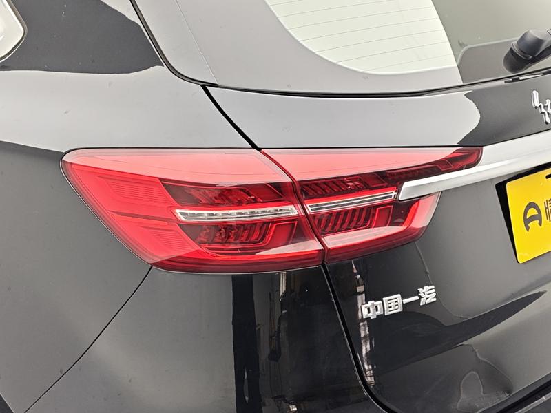 Hongqi Red Flag HS5 2019