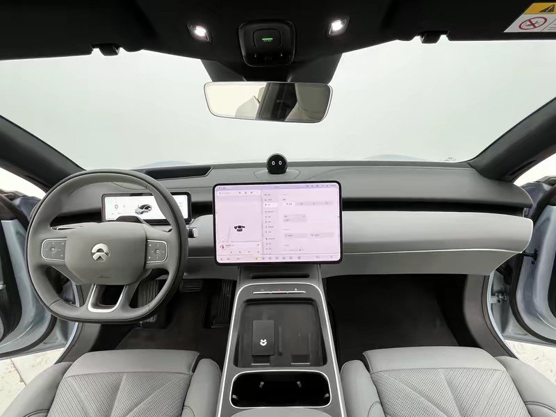 NIO NIO ET5 2025