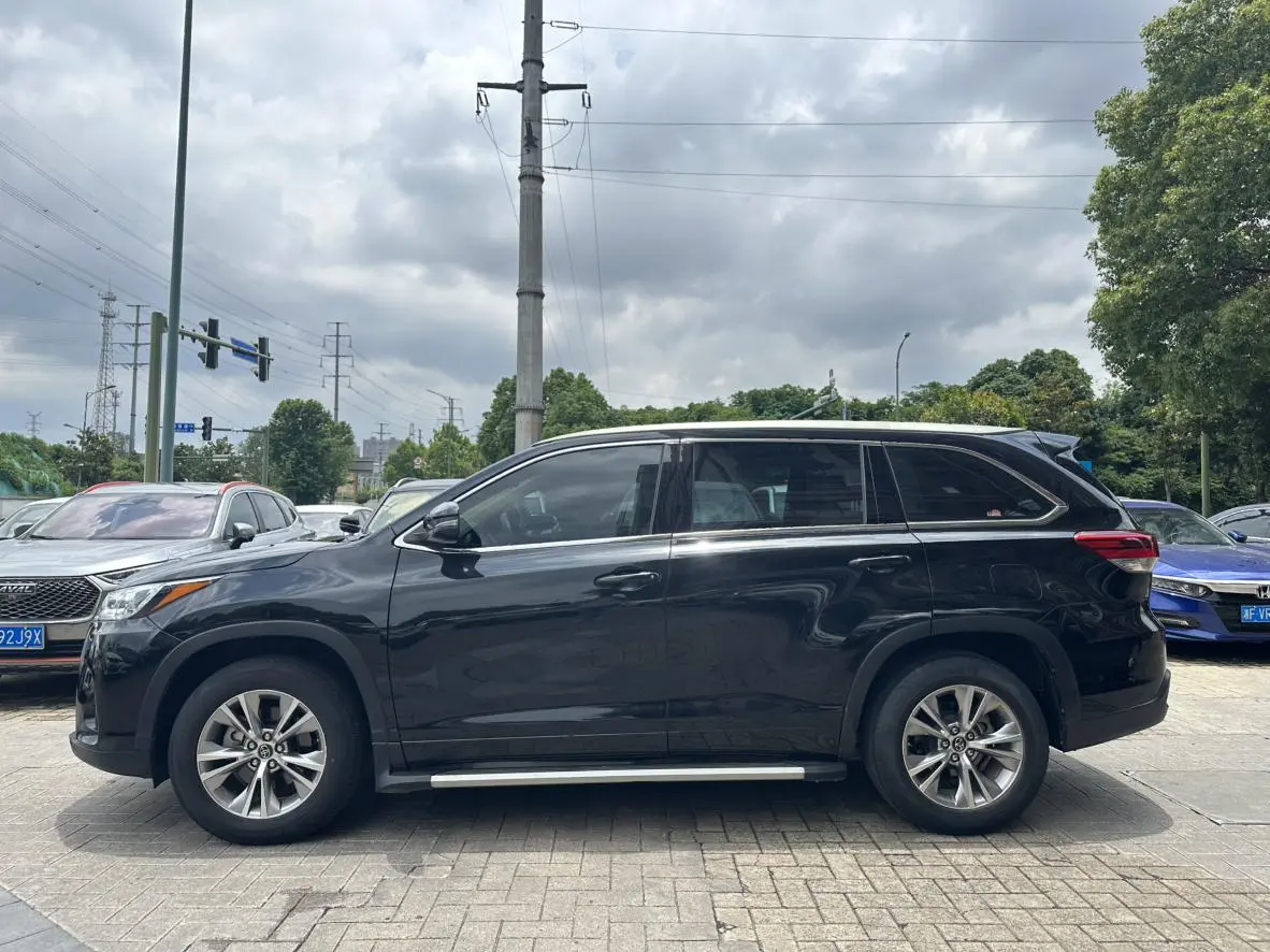 TOYOTA Highlander 2.0T two-wheel drive Elite Edition 5 seats