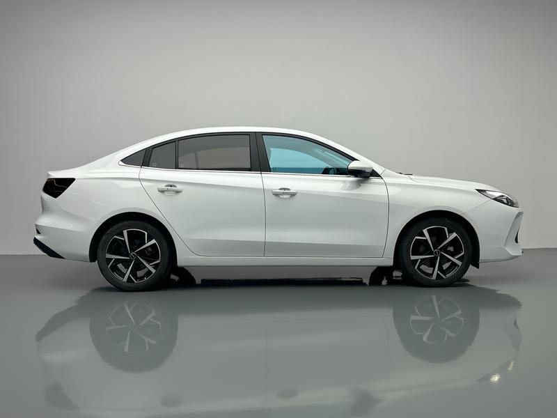Roewe Roewe i5 2023