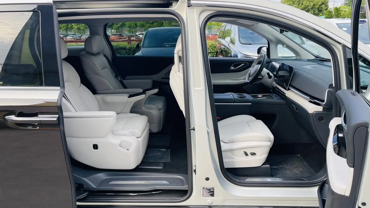 VOYAH Lantu Dreamer PHEV Four-wheel drive flagship dry version