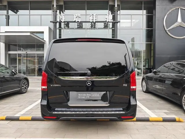 Mercedes-Benz Mercedes-Benz V-class V 260 L Long wheelbase Deluxe Edition