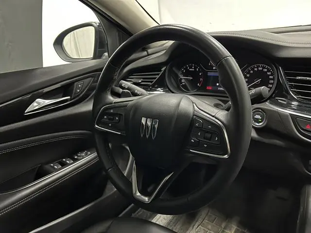 Buick Regal 25T Premium Edition