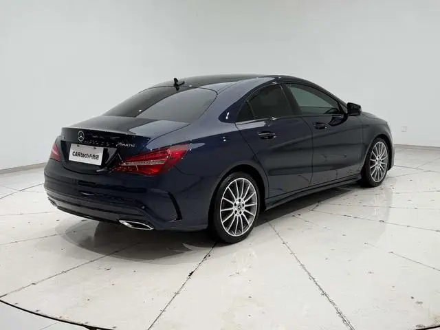 Mercedes-Benz Mercedes-Benz CLA CLA 220 4MATIC