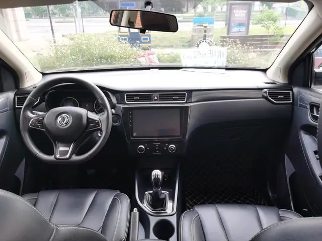 Dongfeng Fengguang Scenery 580 Facelift ★ Star version 1.5T manual luxury type