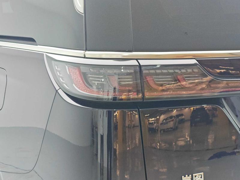 Voyah Lantu Dreamer PHEV 2024