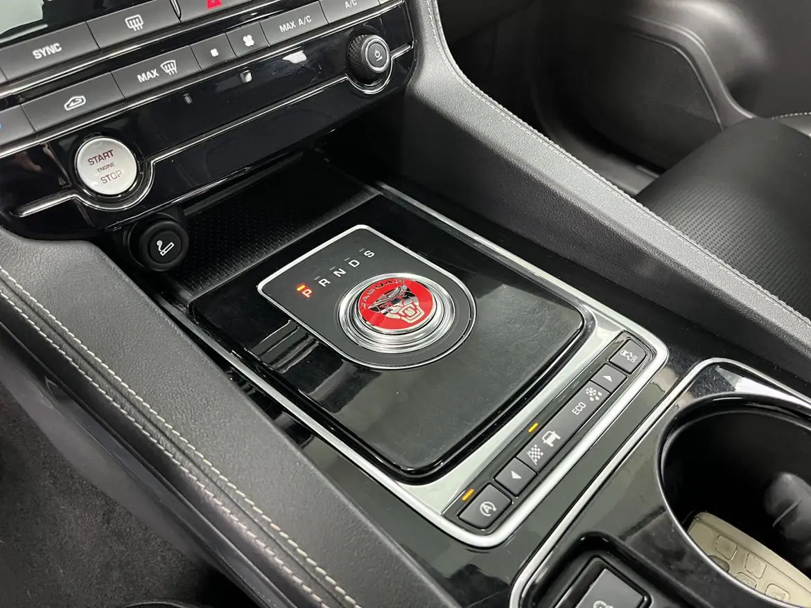 Jaguar Jaguar F-PACE 2.0T two-wheel drive R-Sport sports version