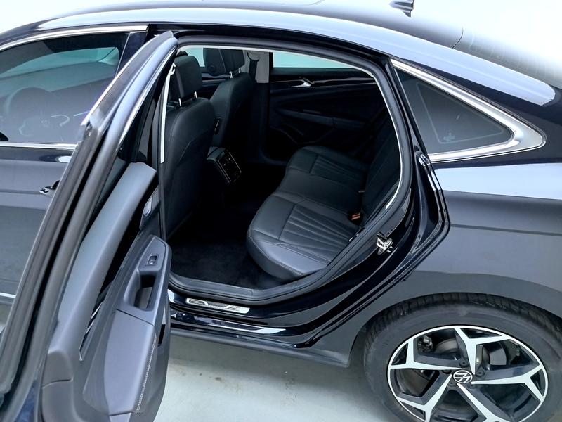 Volkswagen Passat 2025