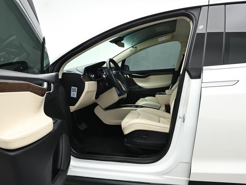 Tesla Model X 2017