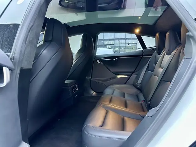 Tesla Model S Long battery life version