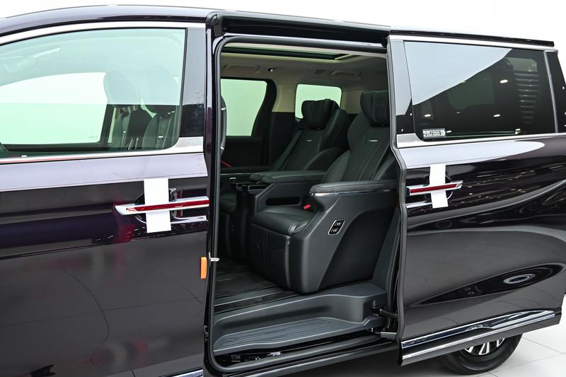 Hongqi Red Flag HQ9 PHEV 2024