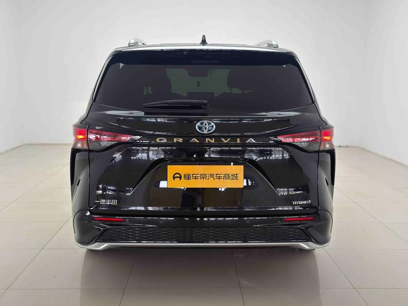 Toyota Gravia 2023
