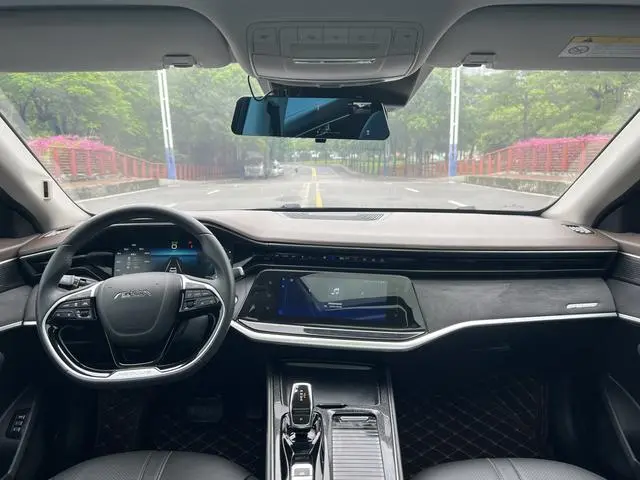 Dongfeng Fengshen Yi Hyun MAX 1.5T Super Burning Cool Dad Version