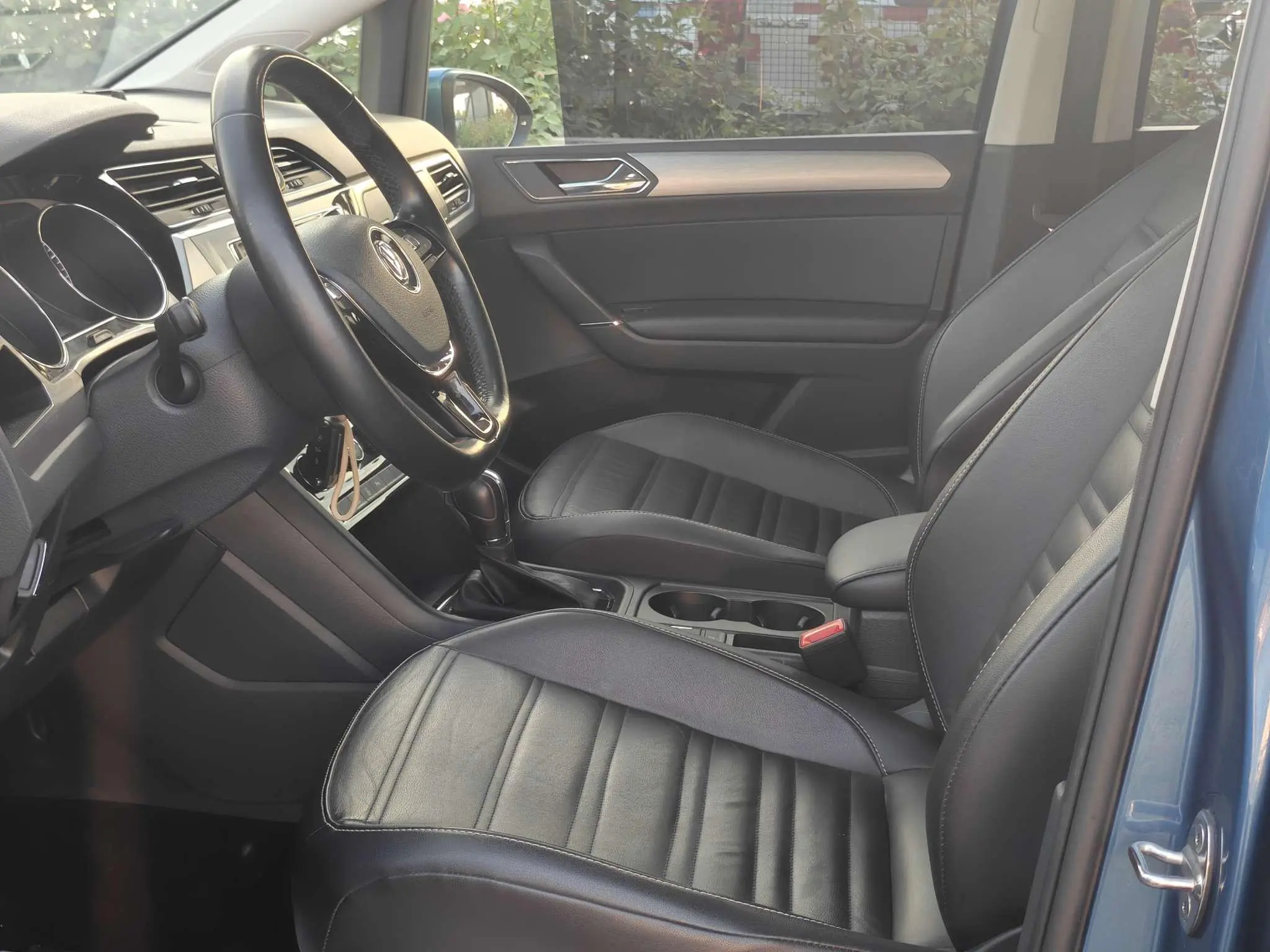 Volkswagen Touran L 280TSI Automatic Shuya Version