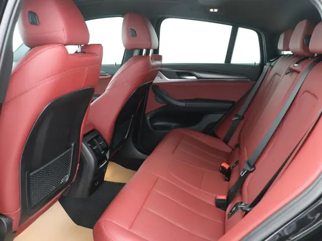 BMW BMW X4 Facelift xDrive 30i M sports Yao Ye Suit
