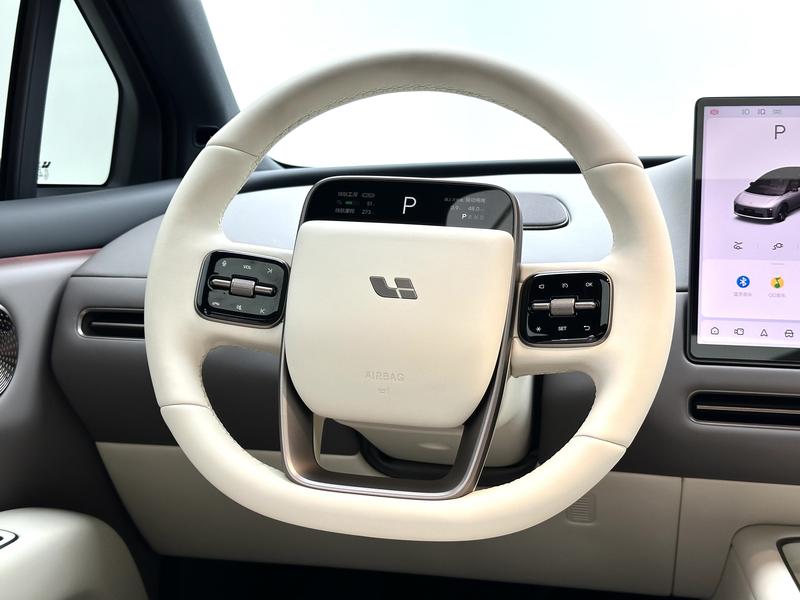 Li Auto Ideal i6 2025