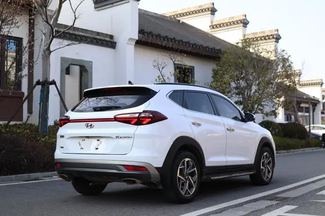 Hyundai Tucson 280TGDi dual-clutch two-wheel drive fashion version of the country VI