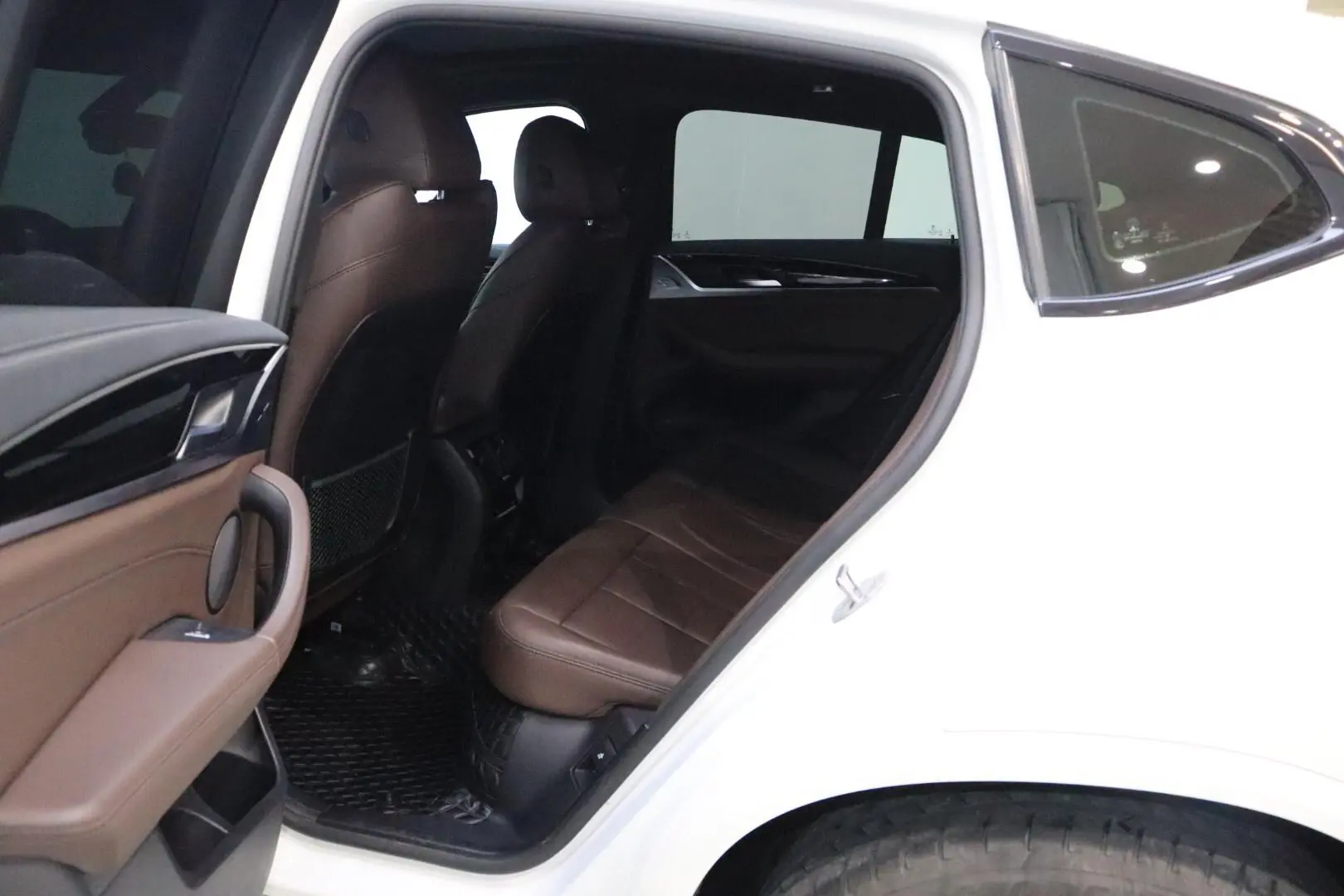 BMW BMW X4 xDrive25i M sports suit