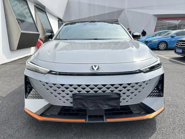 Changan Changan UNI-V 1.5T Premium Sports type