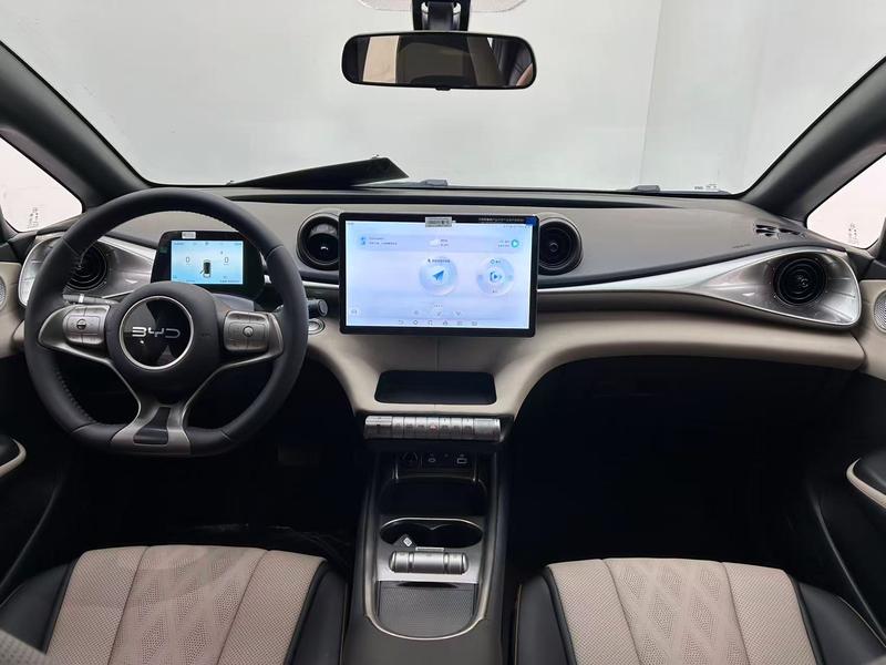 BYD dolphin 2025