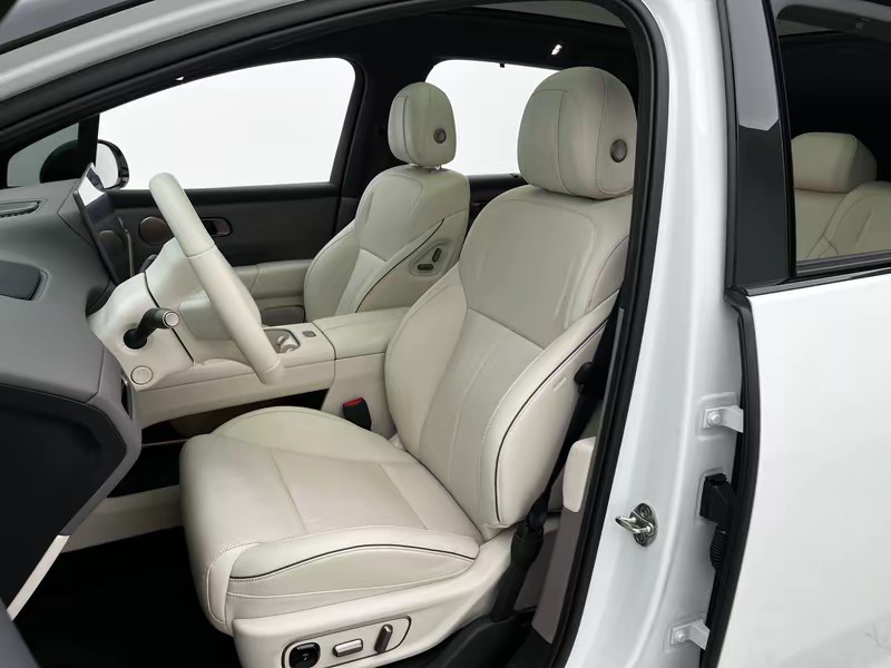 Li Auto Ideal i6 2025