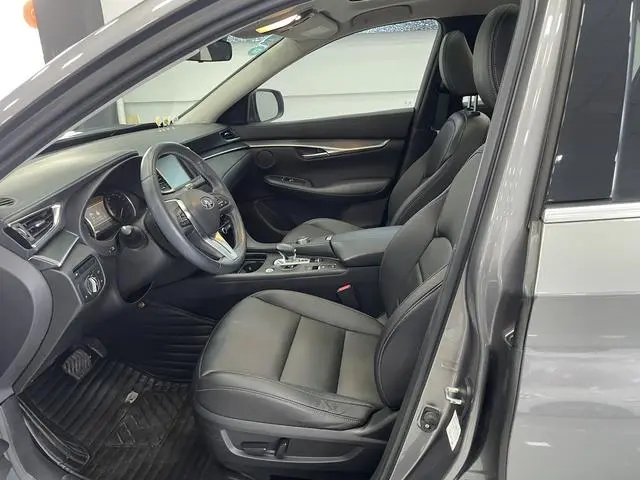 Infiniti Infiniti QX50 2.0T two-wheel drive Elite edition