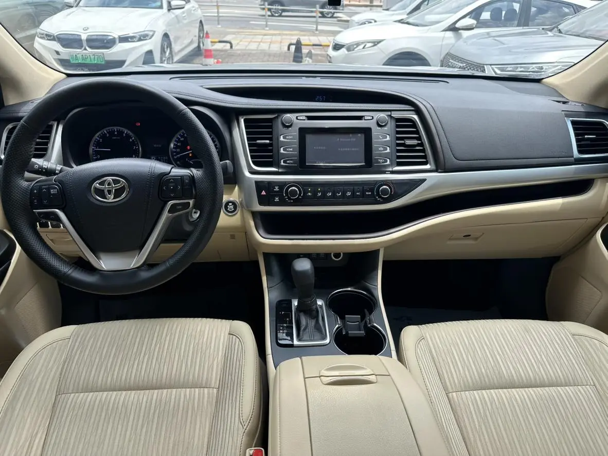 TOYOTA Highlander 2.0T two-wheel drive Elite Edition 5 seats