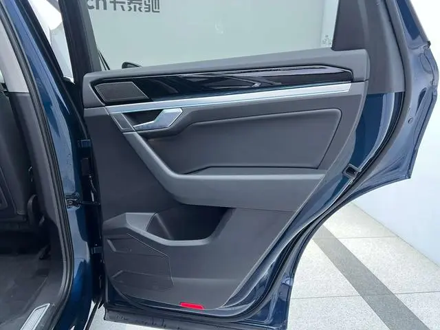 Volkswagen Touareg 3.0 TSI Sharp Edition