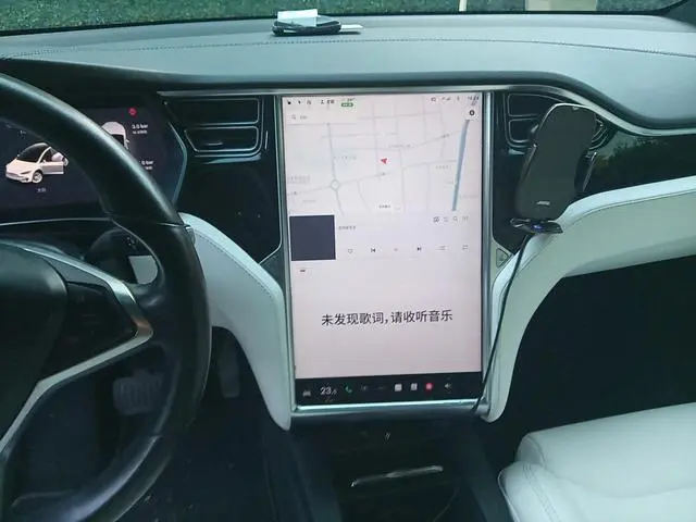 Tesla Model X 100D long battery life version