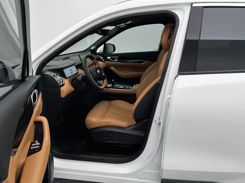 Geely Boyue L 2025