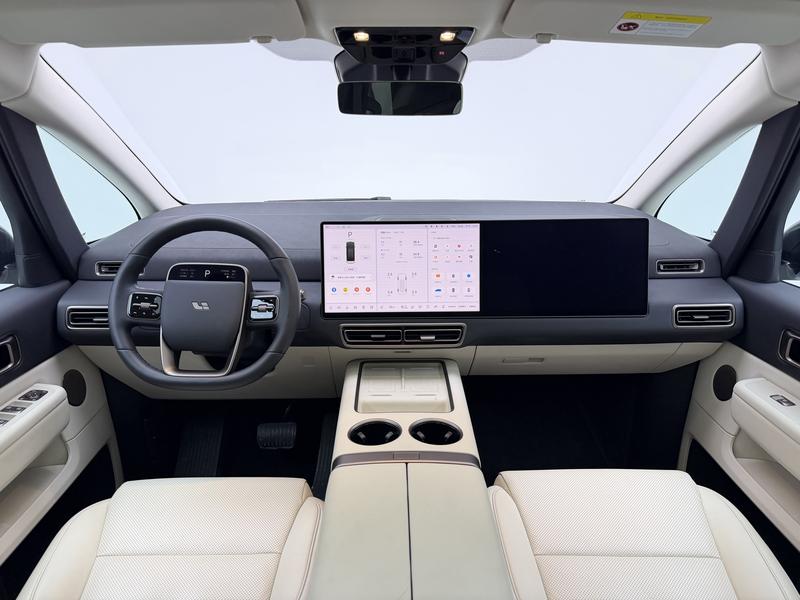 Li Auto Ideal MEGA 2025