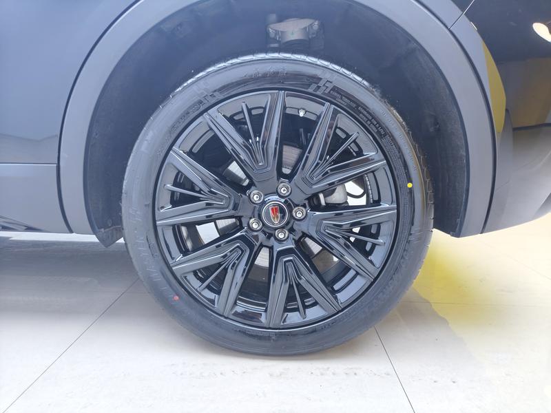 Hongqi Red Flag HS5 2025