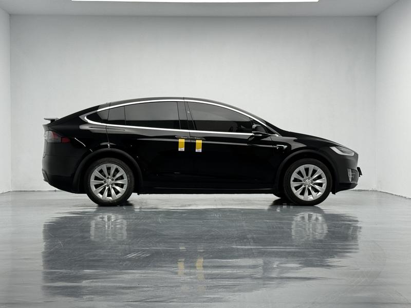 Tesla Model X 2016