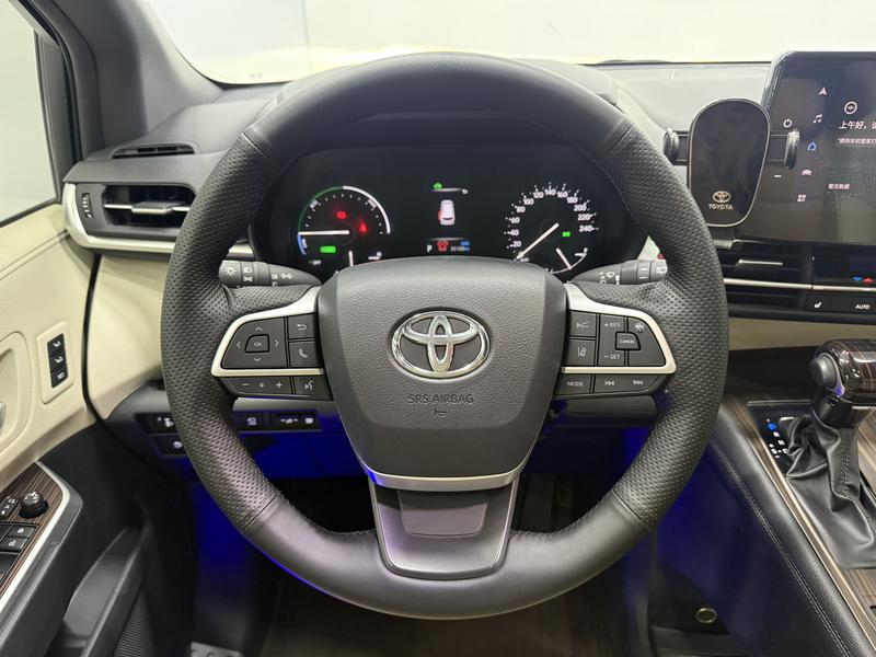 Toyota Gravia 2023
