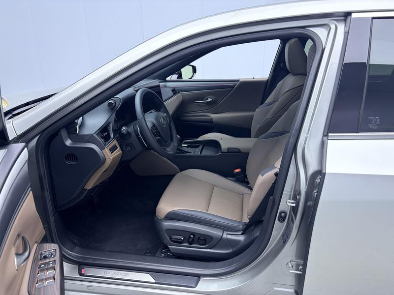 Lexus Lexus ES 2025