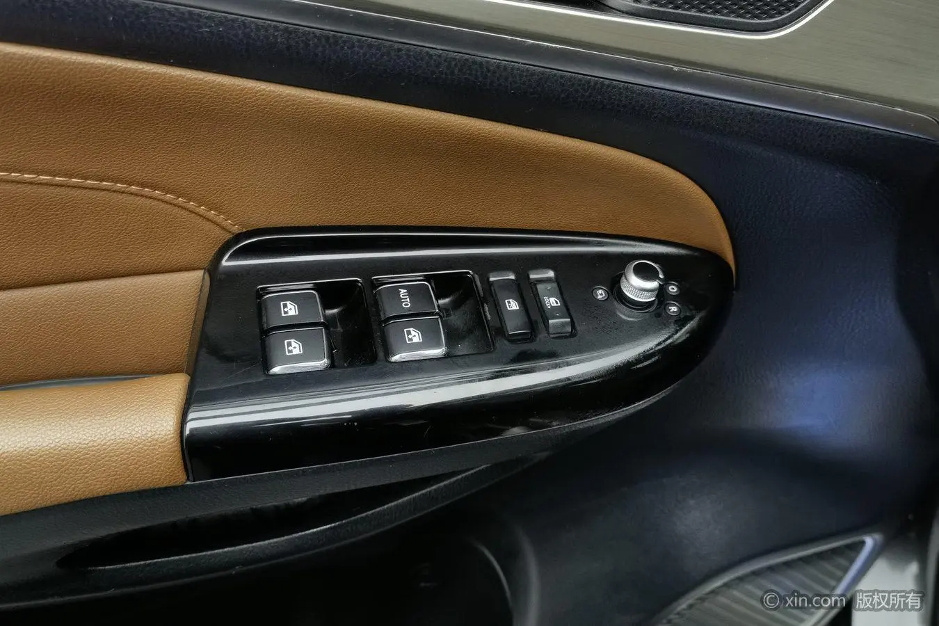 Changan Changan CS95 2.0T two-wheel drive Zhiyuan version