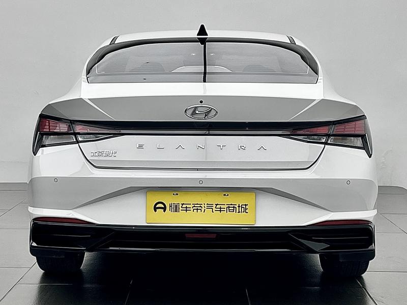 Hyundai Elantra 2022