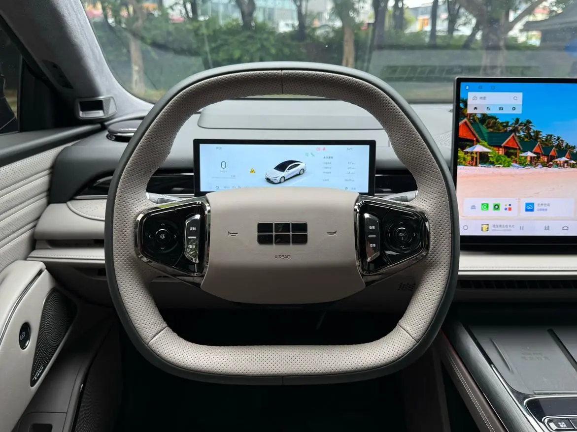 Geely Galaxy Galaxy Sparkle 8 PHEV 130km EM-P Starship Version