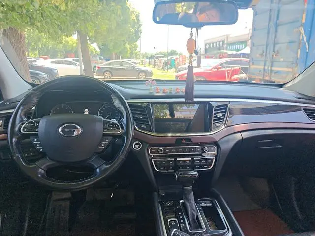 GAC Trumpchi GS8 320T two-wheel drive luxury Zhilian Edition 7 seats