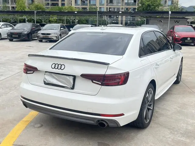 Audi Audi A4L 30th anniversary type 40 TFSI sports type