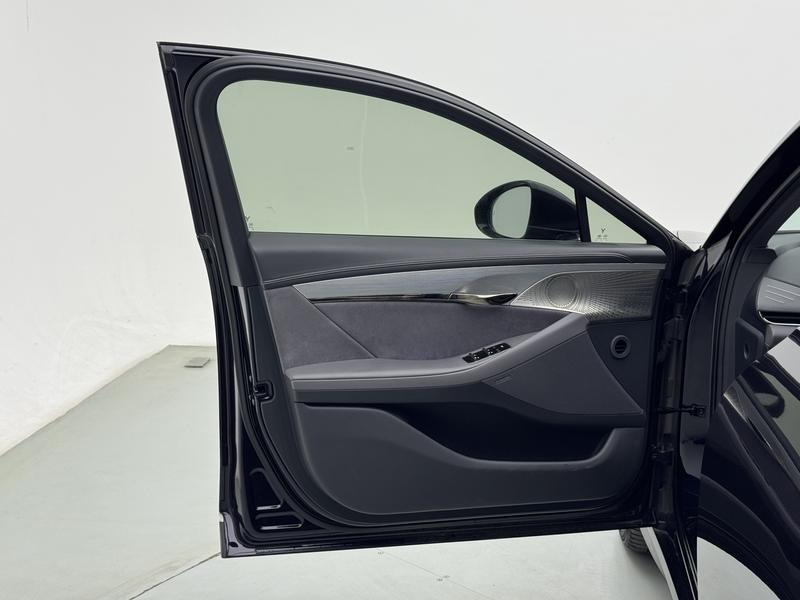 Voyah Lantu Chasing Light PHEV 2024