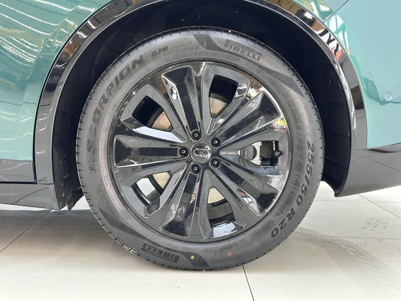 Luxeed Luxeed R7 2026