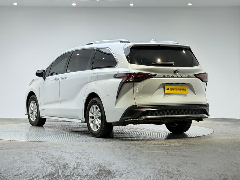 Toyota Gravia 2023