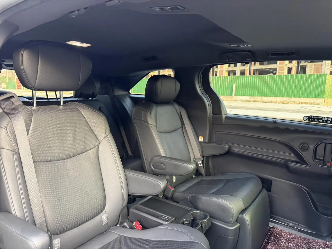TOYOTA Saina Dual engine 2.5L Premium Edition